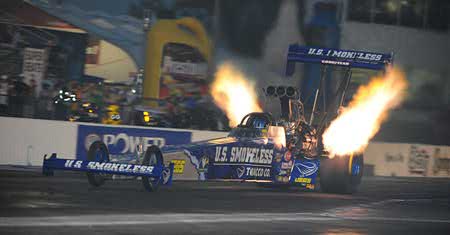 2008 – Snake competes Dixon in the U.S. Smokeless Racing dragster